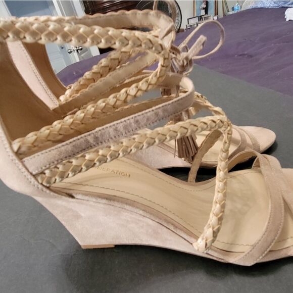 BCBGENERATION WEDGE STYLE OPEN TOE SANDAL - Picture 8 of 15